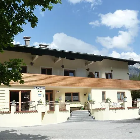 게스트하우스 Alpina 3*