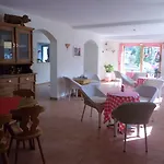 Alpina Gæstehus 3*
